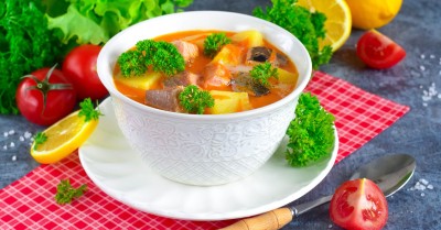 Суп из консервированной горбуши с рисом и картошкой