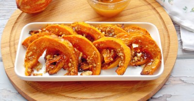 Медовый десерт из тыквы кусочками запеченной в духовке