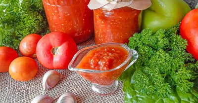 Томатный острый соус на зиму с овощами