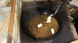 Опята с гречкой рецепт. recept grechki po kupecheski s opyatami v kazane 1588286271 10 min. Опята с гречкой рецепт фото. Опята с гречкой рецепт-recept grechki po kupecheski s opyatami v kazane 1588286271 10 min. картинка Опята с гречкой рецепт. картинка recept grechki po kupecheski s opyatami v kazane 1588286271 10 min. Гречневая каша сама по себе очень полезная и вкусная, а в сочетании с грибами – ей нет равных по питательности среди других каш. Она насыщается ароматом опят, что делает блюдо ещё более вкусным.