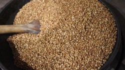 Опята с гречкой рецепт. recept grechki po kupecheski s opyatami v kazane 1588286271 4 min. Опята с гречкой рецепт фото. Опята с гречкой рецепт-recept grechki po kupecheski s opyatami v kazane 1588286271 4 min. картинка Опята с гречкой рецепт. картинка recept grechki po kupecheski s opyatami v kazane 1588286271 4 min. Гречневая каша сама по себе очень полезная и вкусная, а в сочетании с грибами – ей нет равных по питательности среди других каш. Она насыщается ароматом опят, что делает блюдо ещё более вкусным.