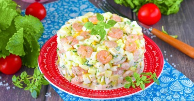 Салат кальмары креветки яйца