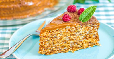 Торт из вафельных коржей с вареной сгущенкой