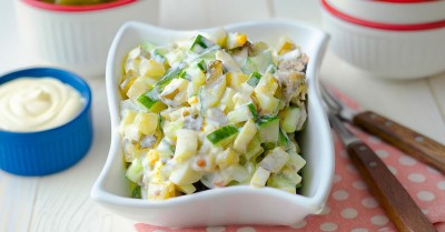 Салат с говядиной и маринованными огурцами