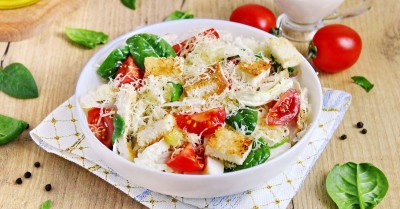 Цезарь с пекинской капустой курицей классический
