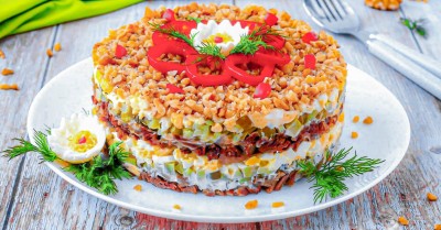 Салат Принц с говядиной и грецкими орехами на день рождения