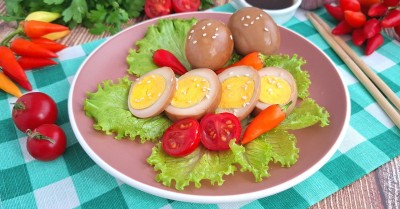 Маринованные яйца в соевом соусе