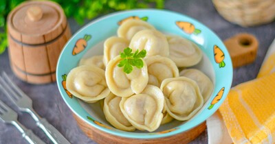 Чтобы пельмени не разваривались и не слипались