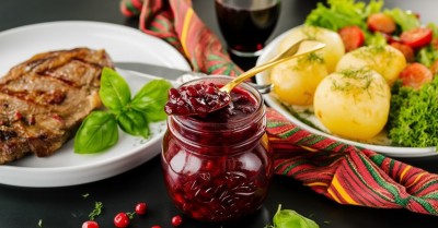 Соус из брусники к мясу на зиму