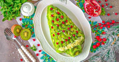 Новогодний салат Елочка с киви и курицей