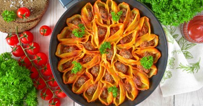 Фаршированные макароны на сковороде