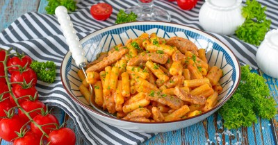 Макароны с гуляшом из свинины