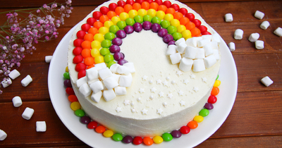 Как украсить детский торт