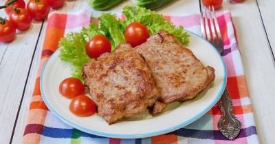 Отбивные из мяса свинины жареные на сковороде