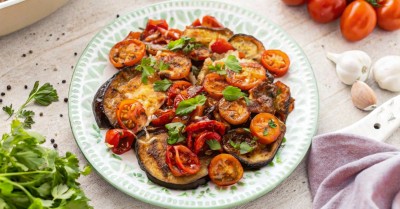 Тушеные баклажаны с помидорами в мультиварке