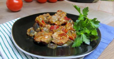 Баранина тушеная с баклажанами и помидорами