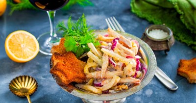 Салат с жареным мясом