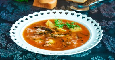 Суп из кильки в томатном соусе с картошкой и рисом