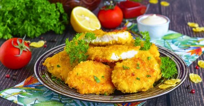 Курица в панировке на сковороде