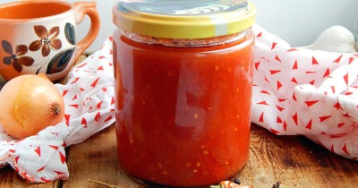 Соус для мяса томатный с луком на зиму