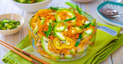Корейский салат из кабачков и моркови