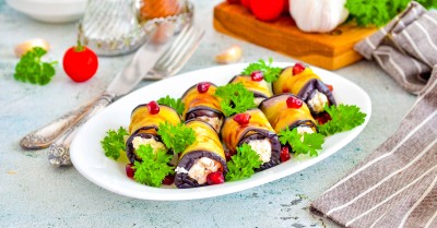 Рулетики из баклажанов с орехами и сыром