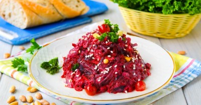 Салат свекла морковь изюм