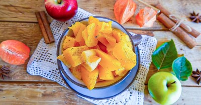 Тыква с яблоками и медом в духовке кусочками