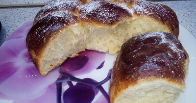 Дрожжевые булочки в виде ромашки