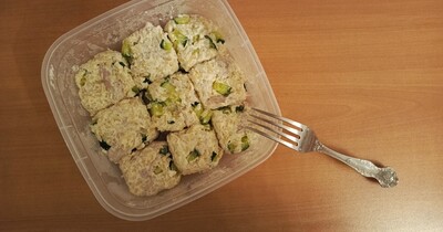 ленивые роллы со свининой и огурцом