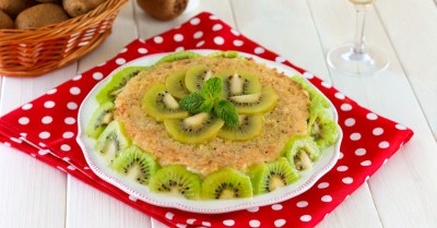 Изумрудный браслет салат из киви с курицей