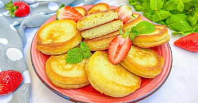 Пышные оладьи на кефире с манкой