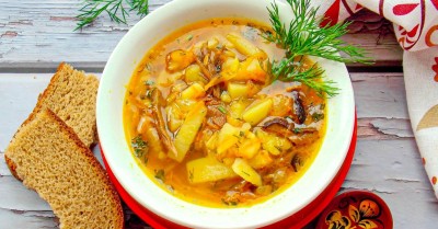Картофельный суп из сушеных белых грибов