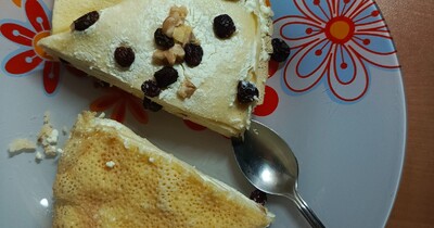 блинный торт на рисовой муке с изюмом и грецким орехом
