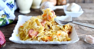 Тушеная капуста по-немецки