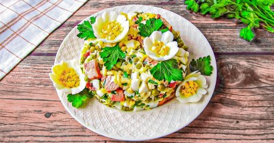 Салат из печени трески с яйцом