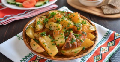 Картошка по деревенски в мультиварке