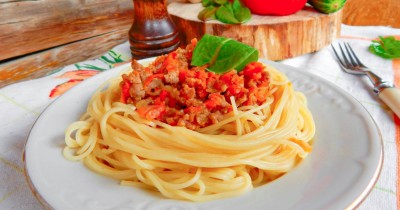 Спагетти болоньезе классическая на сковороде