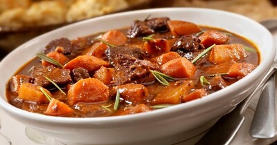 Мясо на кости с капустой в духовке