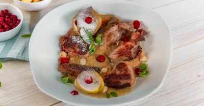 Тушеный гусь кусочками