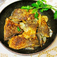 Карась на сковороде Карась на сковороде