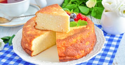 Творожная запеканка со сметаной и манкой в духовке