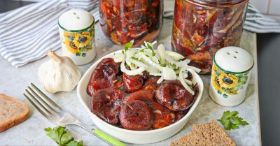 Сырые грузди на зиму в банках