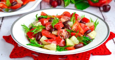 Салат с красным болгарским перцем