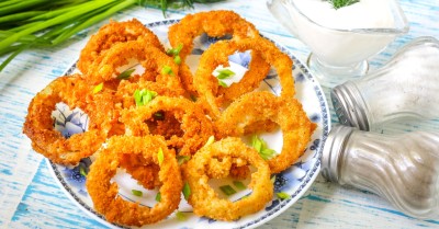 Лук в кляре кольцами