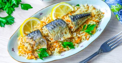 Рыба скумбрия с рисом в духовке