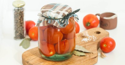 Маринованные помидоры сладкие с чесноком