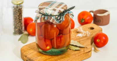 Маринованные помидоры сладкие с душистым перцем и чесноком