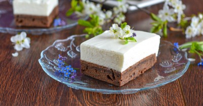 Бисквитное шоколадное пирожное с суфле