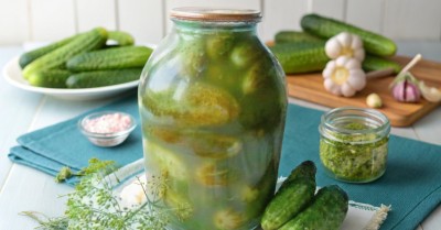 Малосольные огурцы на зиму в банках